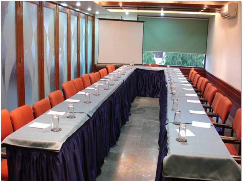 Oyo 15791 Flagship Hotel Executive Hazratganj Lucknow Exterior photo