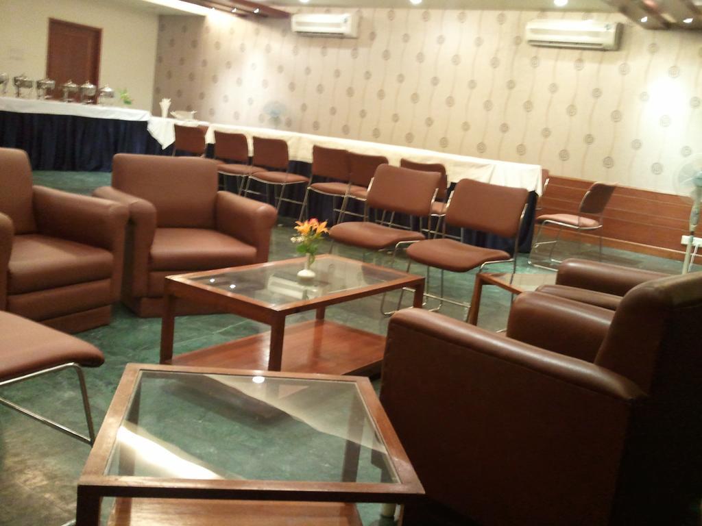 Oyo 15791 Flagship Hotel Executive Hazratganj Lucknow Exterior photo